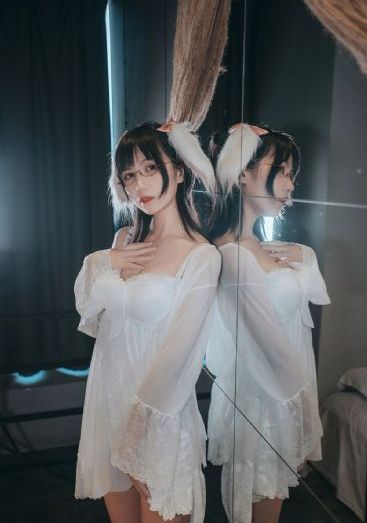 两个男人一个添一个桶_1080最新电影在线观看